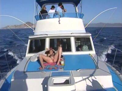 Great Fuck On The Boat In The Middle Of The Sea! - upornia.com