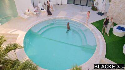 Gorgeous Coed Kelly Has Passionate Fling With Aaron 13 Min - upornia.com