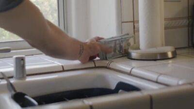 Big Ass Cop Gives You An Out - upornia.com