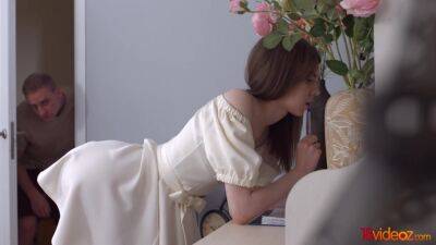 Alice - 18videoz - Alice Xo - Cute teeny takes it in the ass - hotmovs.com