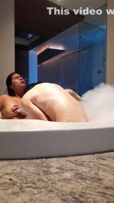 I Fuck My Stepsister Hard In The Jacuzzi - upornia.com - Mexico