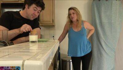 Stepmom's milk and cookies - porntry.com