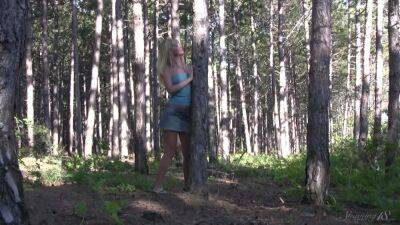 Spunky Blonde Teen Plays with Herself in the Forest - txxx.com - Russia