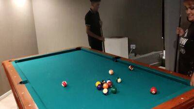 Jugando Unas Partidas En El Pool Y Me Da Una Mamada Terrible Por Perder Contra Su Papito 44 Min - upornia.com