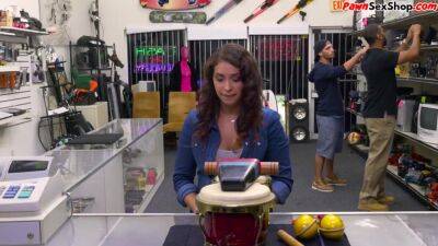 Pawnshop Amateur Publicly Blows In Store Before Swallow - upornia.com