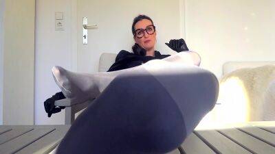 Sniff Your Stepmoms Foot Pussies And Cum Play - upornia.com - Germany