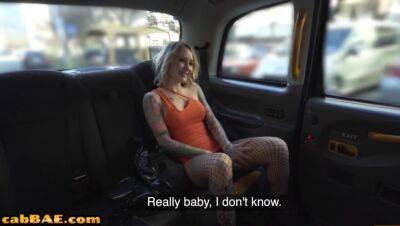 Tattooed pantyhose busty MILF rides taxi driver outdoor - txxx.com