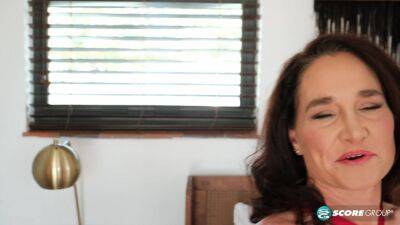 Carrie Anne gets her ass ready - 40SomethingMag - hotmovs.com