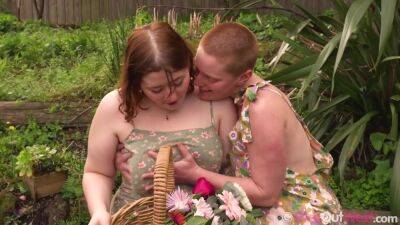 Emberly And Fox - Get Wet - hotmovs.com