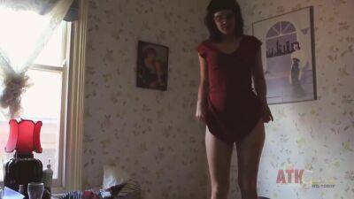 Hairy Mona - hotmovs.com