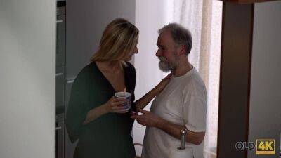 Jenny Smart having sex with an old man with beard - sexu.com