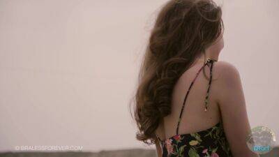 Sexy Beautiful Ass Brunette Babe Outdoor Solo - hotmovs.com