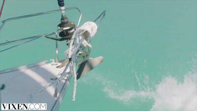 She Couldnt Resist Naughty Vacation With Stranger - upornia.com