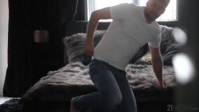 Alexa Flexy - Sporty, Shameless And Seductive With Alexa Flexy - upornia.com - Russia