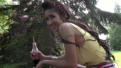 Darce Lee - Busty Picnic - hotmovs.com