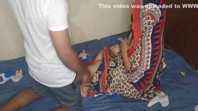 So Rhi Maid Ko Chut Chatkar Jagaya Fir Jabrdasti Pel Diya - hclips.com