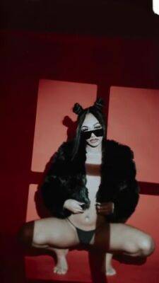 Nip Slip Photo Shoot - upornia.com