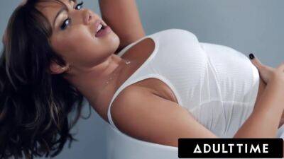 Luna - Hot Bathtub Scissoring! With And - Jenna Sativa And Lexi Luna - hotmovs.com