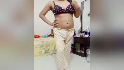 Deepali Bhabhi New Hot Viral Video - desi-porntube.com - India