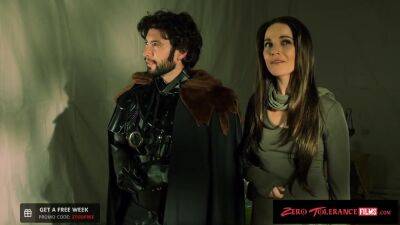 Milady Headed Down South For The Sloppiest Of Oral Sex - upornia.com