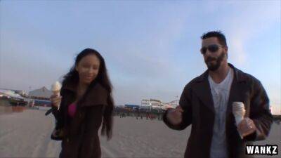 Finds On The Beach To Fuck With Alexis Love And Jack Vegas - hotmovs.com