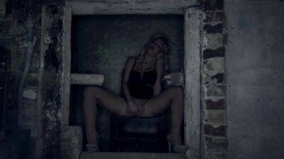 Fractured Minds With Sienna Day - hotmovs.com