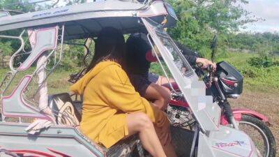Risky Public Sex Near The Road!8nakaisa Si Manong Tricycle Driver Sa Studyante Dami Nilabas Ni Manon - hclips.com