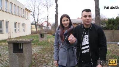 Cindy Shine In Man Shares Girlfriends Hole With Car Seller For Some Discount - hotmovs.com