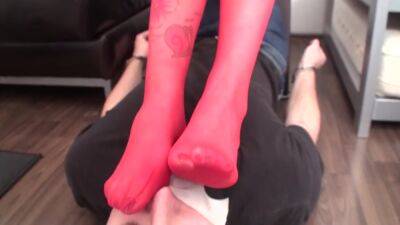 Red Nylon Foot Smelling - txxx.com