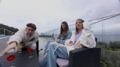 Met The Neighbors And Participated In A Creampie Orgy In A Public Place - The Lymia - upornia.com