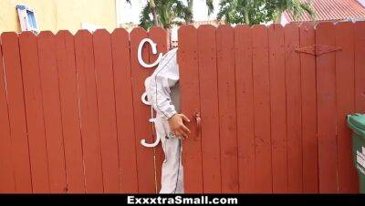 ExxxtraSmall - Perky Spinner (Carolina Sweets) Gets Fucked By Swimming Coach - veryfreeporn.com