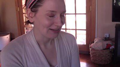 Mommy Put On Makeup And Suck Me - upornia.com