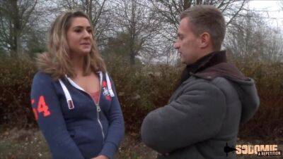 Gorgeous Annabella gets tempted by anal - veryfreeporn.com - France