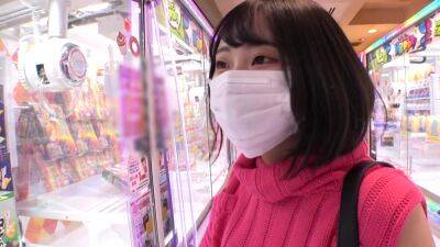 マジ軟派、初撮。 1891 愛され小動物フェイス&美ボディを兼ね備えたガールズバーキャスト！アフターのお客さんだけでも経験20人以上！？電マと手マンでイキまくる敏感おま●こに、ガン突きハードピストン！ - txxx.com - Japan