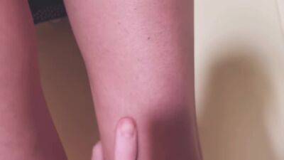 The Girl Gets Her Ass And Feet Massaged And I Masturbate Her In Her Pussy - videomanysex.com