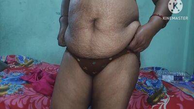 Desi Bhabi Payal Ki Chutt Me Bengan Daal Ke Diya - upornia.com - India