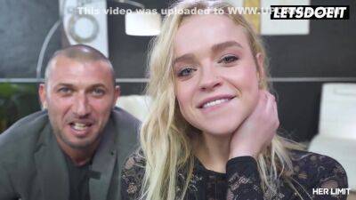 On Alexa Flexys Mind Is Huge Cock In Her Big Ass - upornia.com