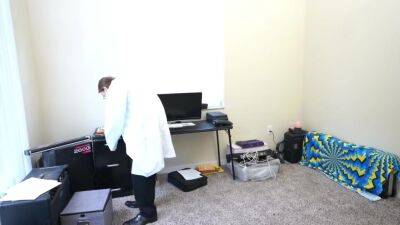 Kyler Quinn - Kyler Quinn In Supergirl Conquered By Doctor Conor Part 1 - upornia.com