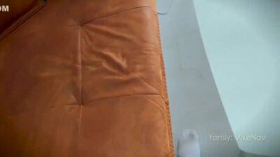 Cute Girl Made A Blowjob To A Stranger For Help - hclips.com - Russia