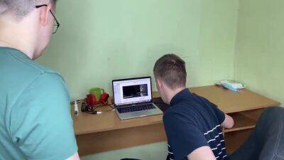 Hot Girl Fucked While Amateur Cuckold Sees Movie - upornia.com - Russia