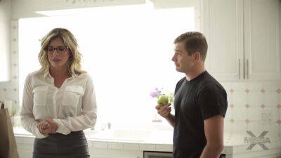 My Stepmom - The Bully Meets My Stepmom - upornia.com