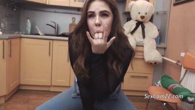 Hanging Out With An Amazing Topless Brunette - upornia.com