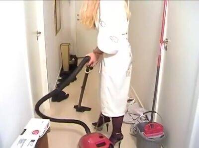 Cuffed Housework - upornia.com