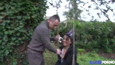 Natacha sort d'un club bourrée et veut encore baiser - veryfreeporn.com - France