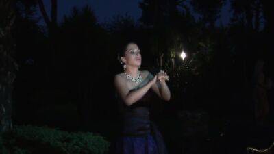 Gang Bang Banquet Leaves And - Sativa Rose And Candy Manson - upornia.com