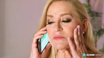 Robin orders sausage. It's delivered in her ass. - 60PlusMilfs - hotmovs.com