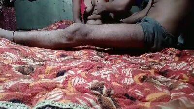 Desi Aunty Ki Cremie Chut Ko Chata Aur Tang Failakar Chudai Kiya - upornia.com - India