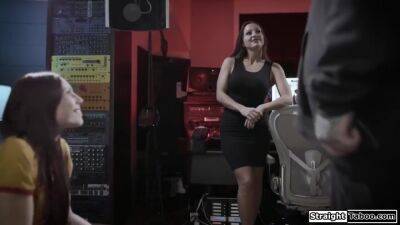 Abigail Mac - Aidra Fox - Musician Agrees To 3some To Get Famous - Big T, Abigail Mac And Aidra Fox - upornia.com