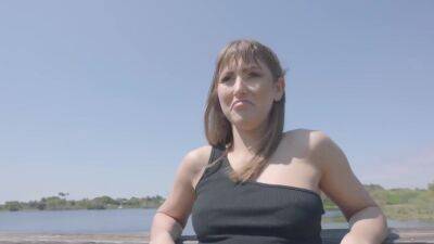 Amazing Lady Likes Walking Alone - upornia.com