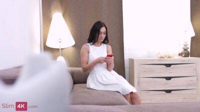 Pretty Teenage Babe Giving Her Yummy Holes To Her Bf - hotmovs.com